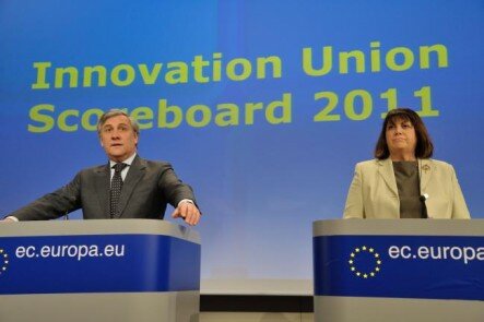 Antonio Tajani y Máire Geoghegan-Quinn entregaron detalles del informe.